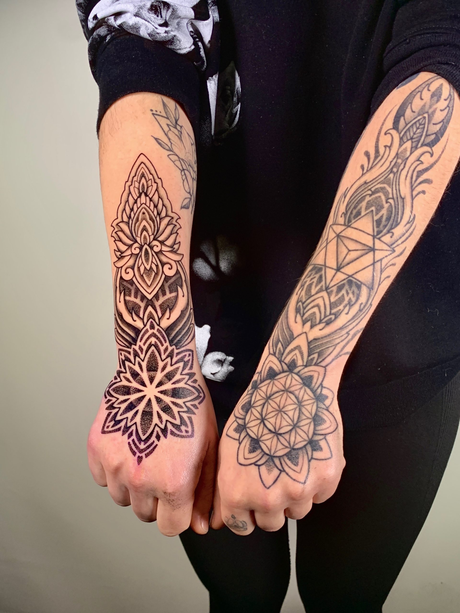 glenn81 Image of a wrist with a fresh tattoo of three little stars in fineline style